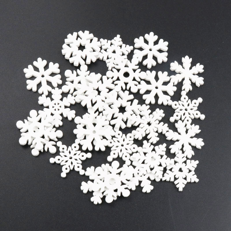 Christmas Craft Embellishment - 20個木製クリスマススノーフレークナチュラルスクラップブッキングクラフト装飾用手作りdiy工芸品装飾25-35mm