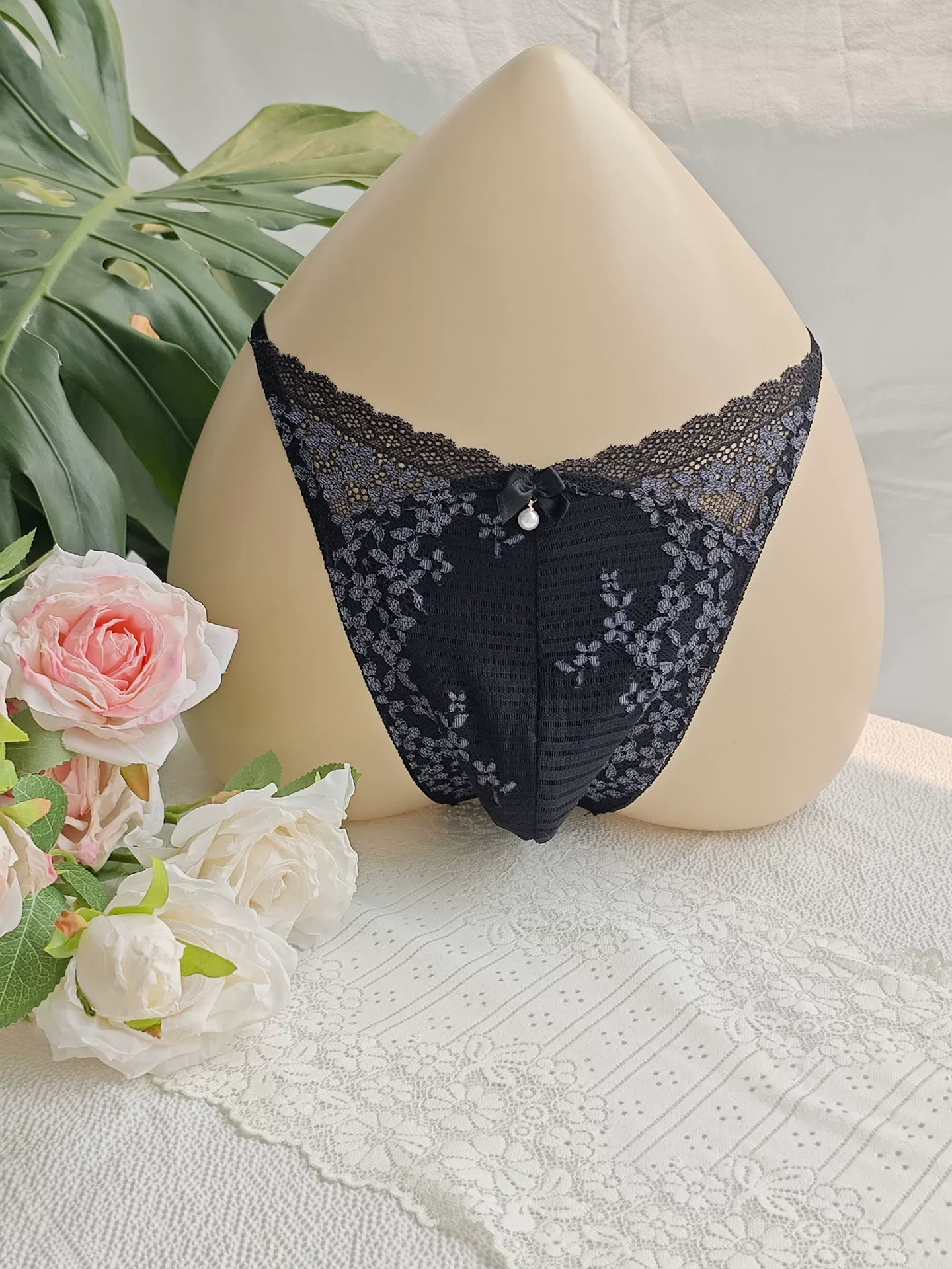 Embroidery Embellishments - ブラックレースマンズTブリーフ刺繍ハンドメイドブルーピンクBFギフトプライベートFKKパーティー