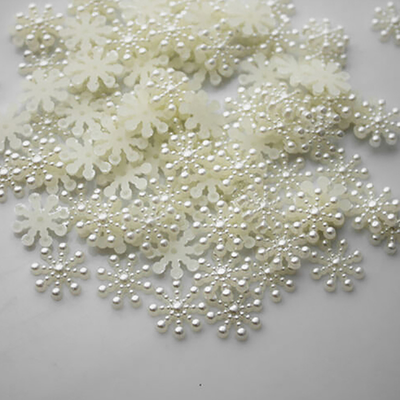 Christmas Craft Embellishment - 100個ホワイトパールレジンスノーフレークフラットバックスマケット装飾DIY電話クリスマスデコレーションスクラップブッキング12mm