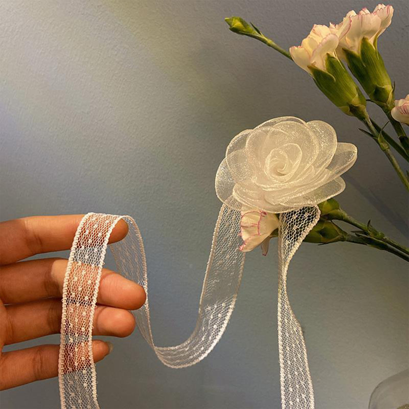 レースリボンタイヘッドバンド、ローズ装飾付き、調節可能なレー - Lace Ribbon Trim のレビューと価格