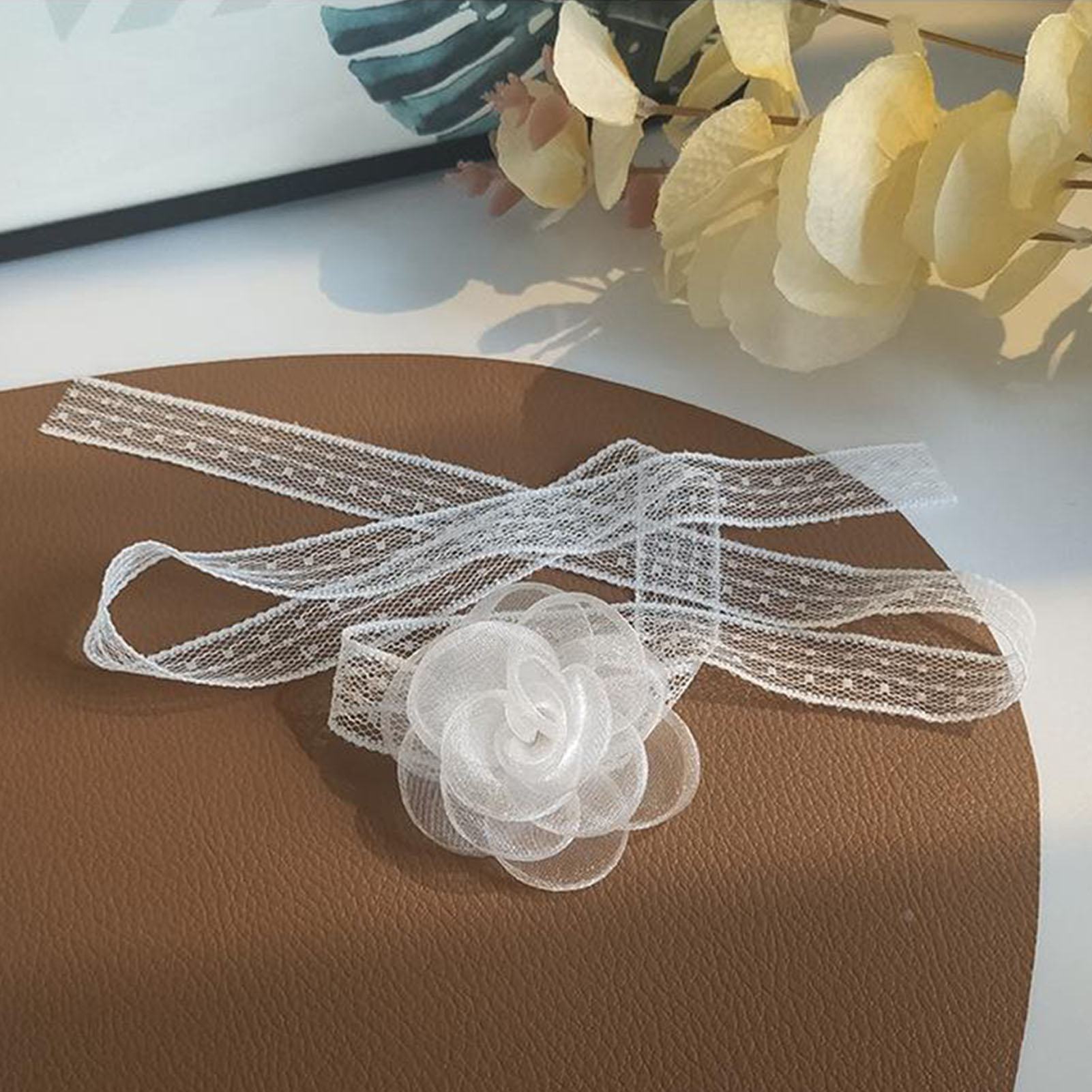レースリボンタイヘッドバンド、ローズ装飾付き、調節可能なレー - Lace Ribbon Trim のレビューと価格