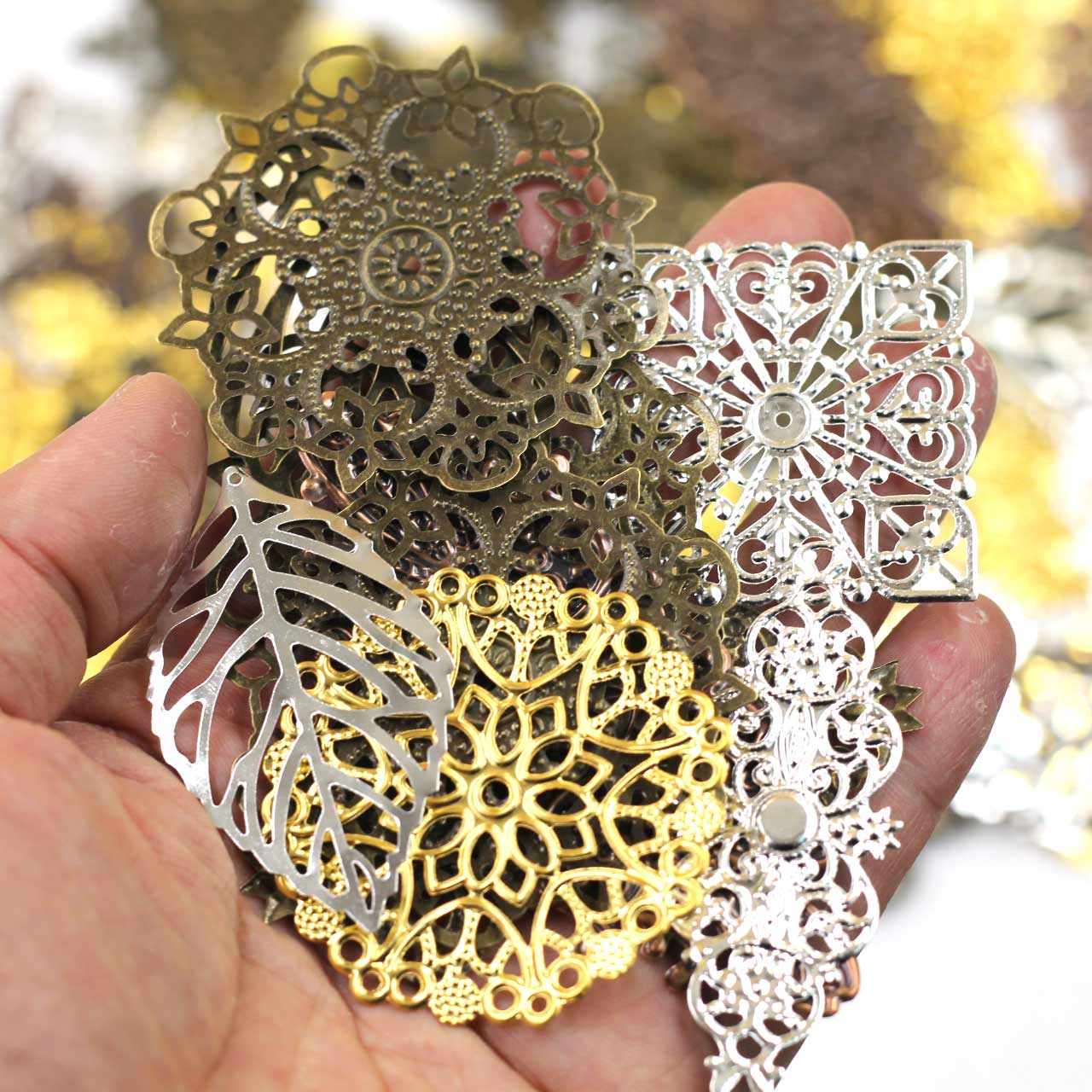 装飾コネクタランダム混合三角形花柄フィリグリーラップ合金クラ - Embellish Craft のレビューと価格