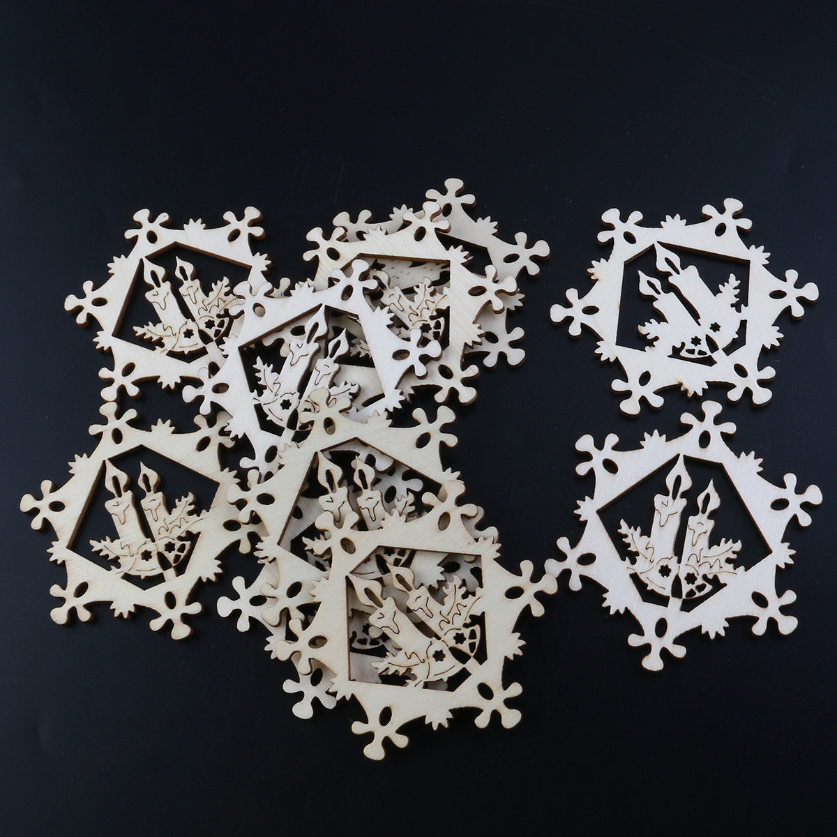10 個のスノーフレークペンダントクリスマス木製装飾品滑らか - Christmas Craft Embellishment のレビューと価格