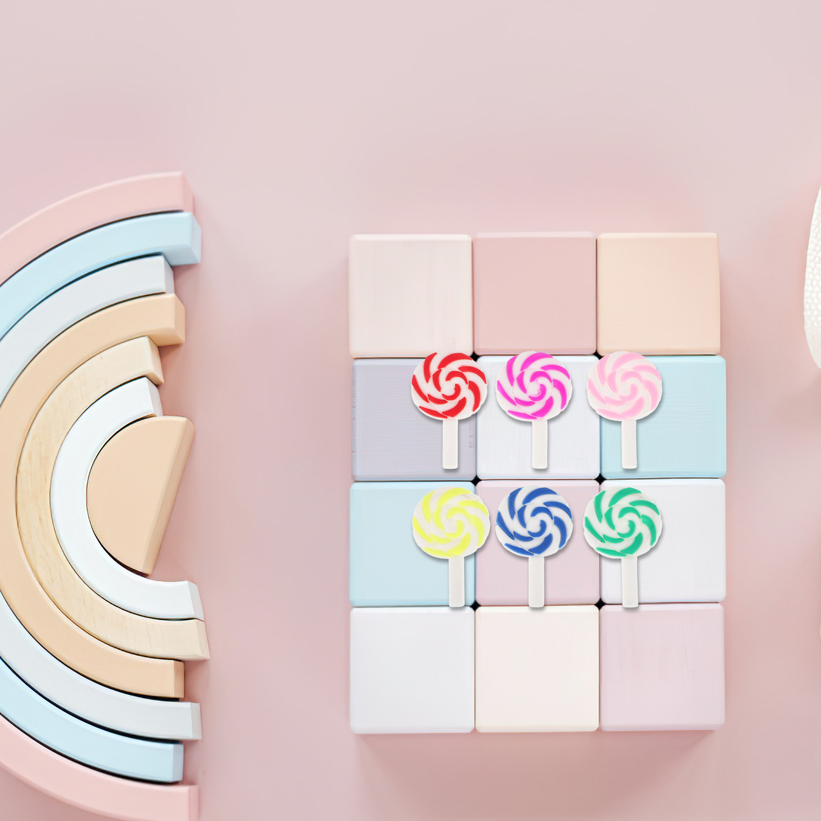 36 個の鮮やかなレインボーロリポップクラフト装飾品ポリマー - Embellish Craft のレビューと価格