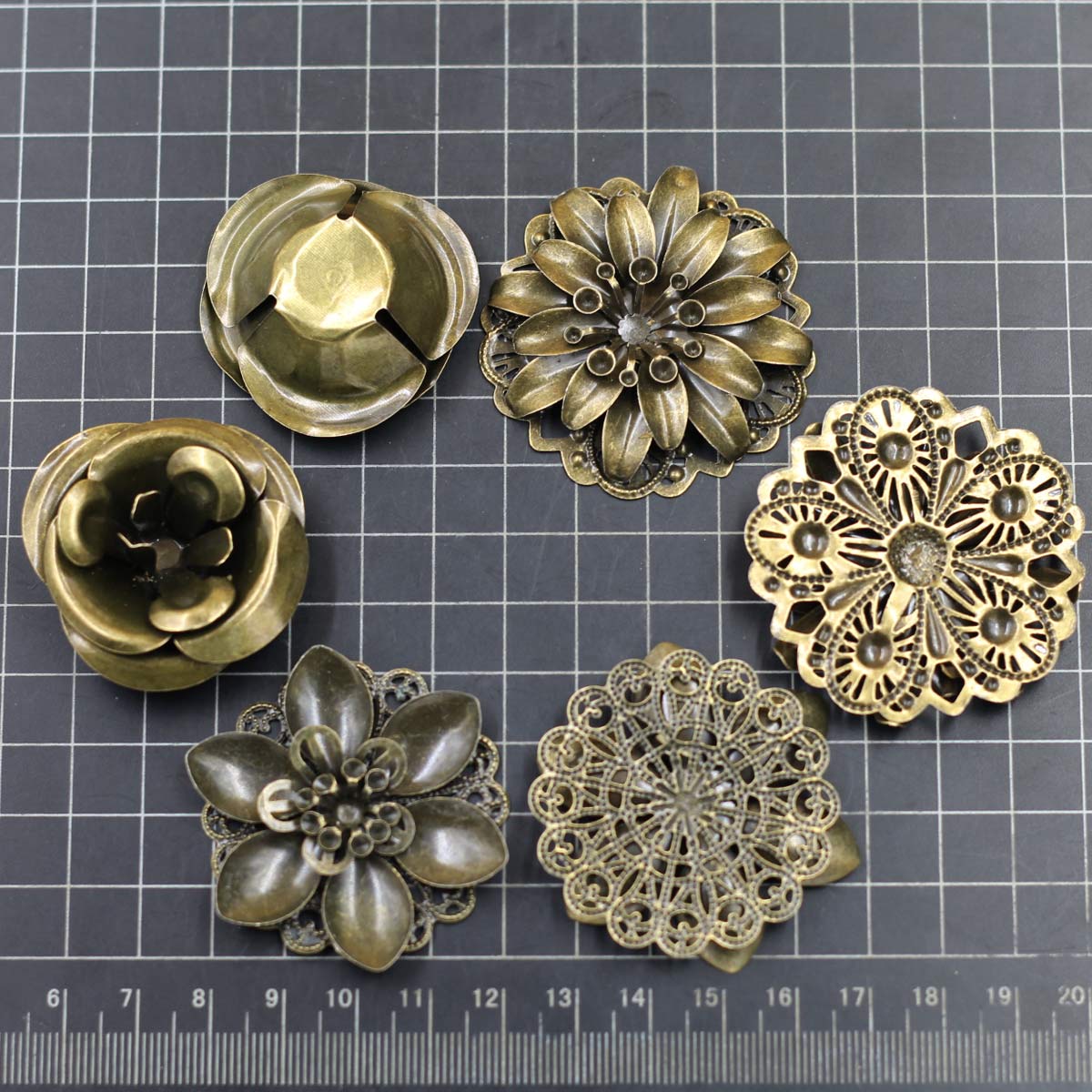 6 個の装飾組み合わせ花柄フィリグリーラップ合金クラフトジュ - Embellish Craft のレビューと価格